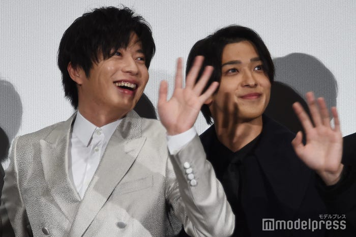 楽しそうな田中圭&横浜流星(C)モデルプレス