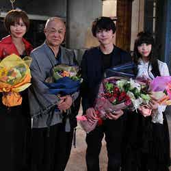 （左から）夏菜、田山涼成、吉沢亮、森川葵（C）「GIVER 復讐の贈与者」製作委員会