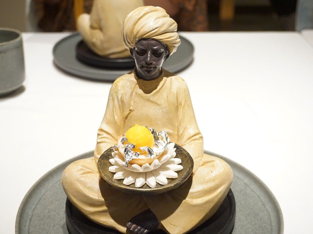 器のユニークさに目を奪われることも！