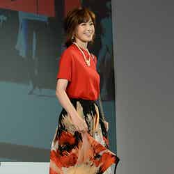 高垣麗子、赤×黒で魅せる 大人可愛い“デートスタイル”披露【モデルプレス】