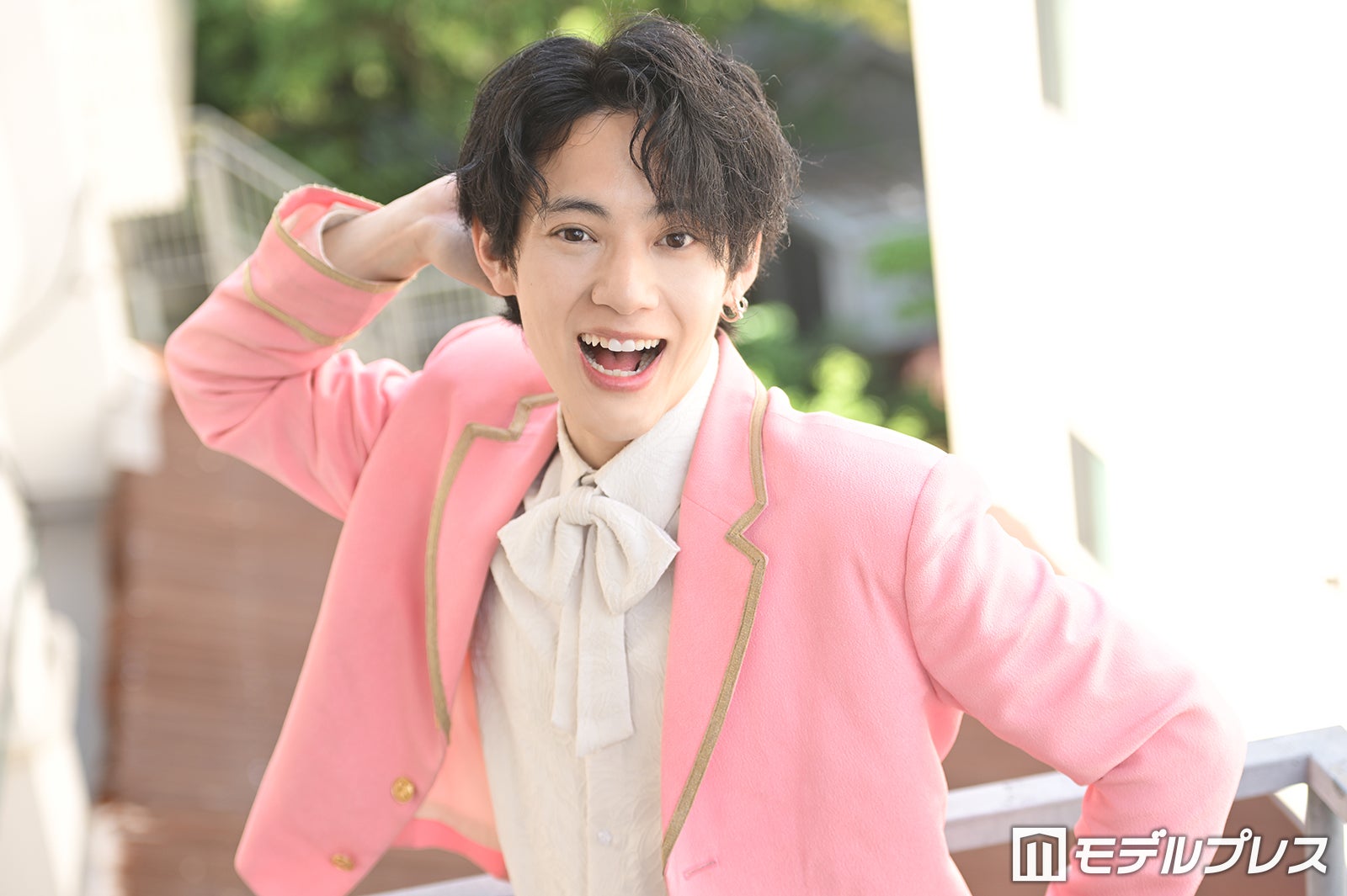 純烈弟分「モナキ」ケンケン、“虚無ピンク”の真相・アイドルオタ活事情・おヨネとはしご酒…読者の質問に全力回答【インタビュー連載Vol.6】