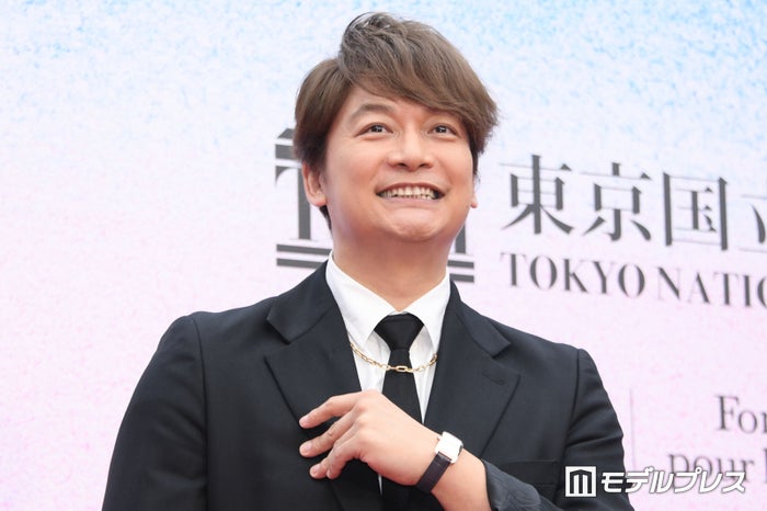 香取慎吾、9年ぶり「FNS歌謡祭」で瞬間最高視聴率獲得 ドラマ現場に“御礼差し入れ”届く「かっこよすぎ」「おめでとう」と反響