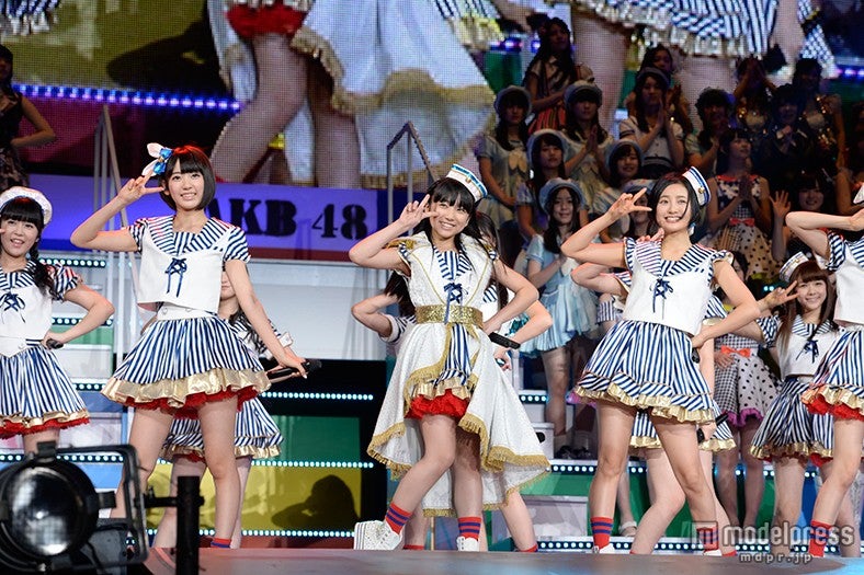 リクエストアワー前半戦を開催したAKB48（C）AKS