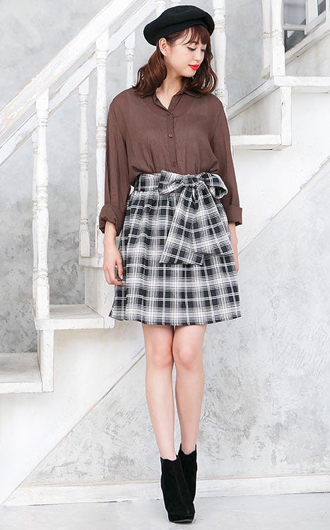 シワ加工コットンガーゼ長袖シンプルシャツトップス「神戸レタス」1990円（税込）／画像提供：神戸レタス