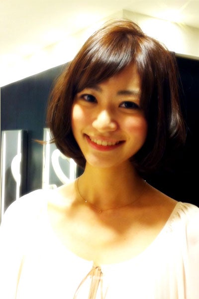 今年注目モデル、ロングヘアを20cmカットで大変身