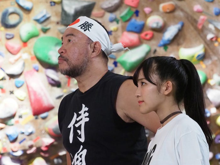 越中詩郎、天木じゅん(C)東北新社