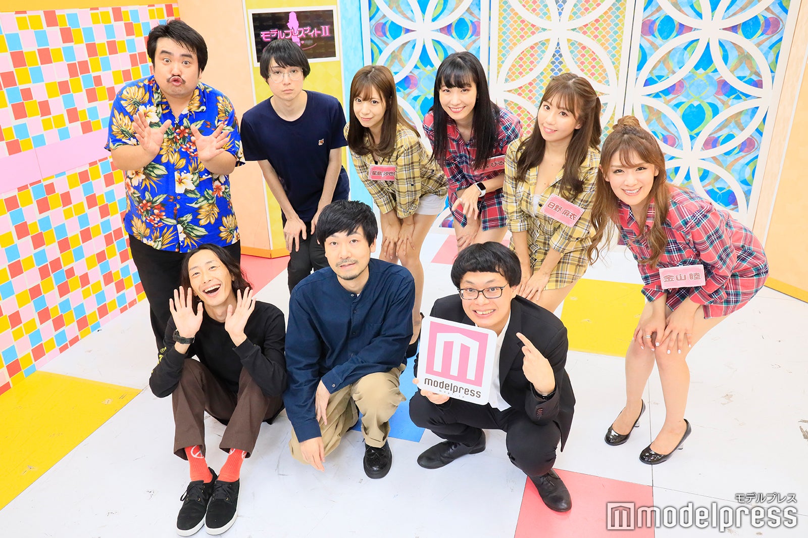 （前列）GAG（後列左から）空気階段、星島沙也加、大塚びる、日野麻衣、金山睦（C）モデルプレス