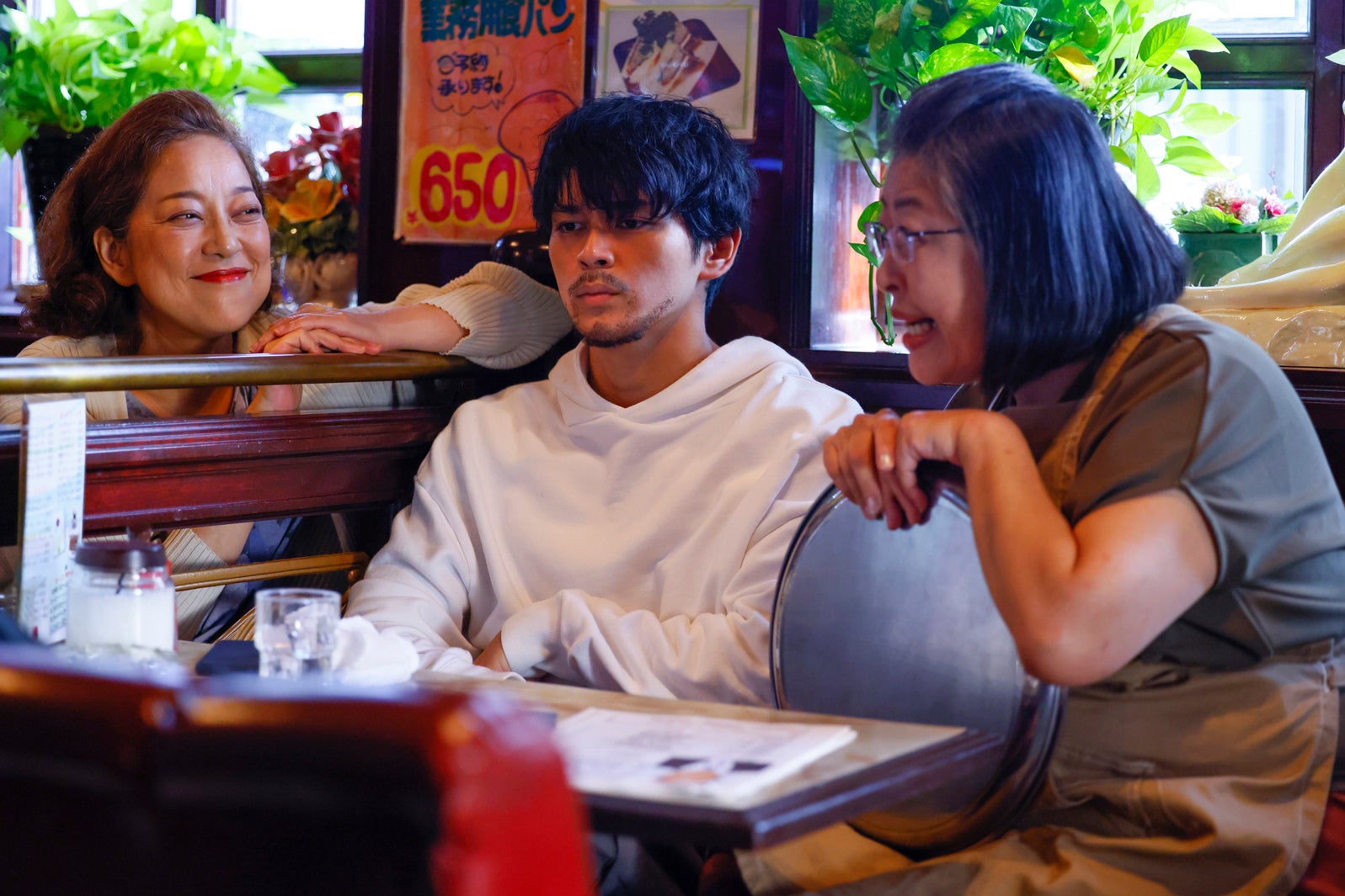 眞栄田郷敦ら（C）カンテレ