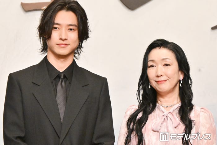 山崎賢人、藤本有紀(C)モデルプレス