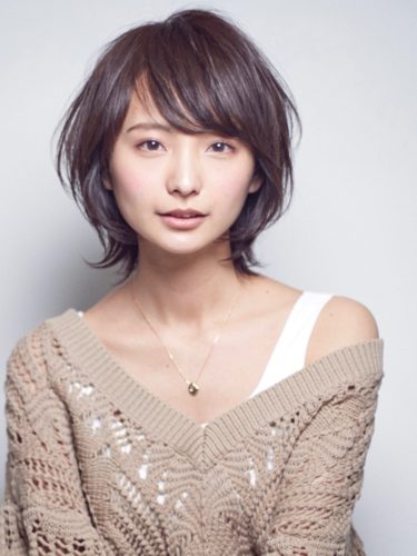 画像2 16 求心顔の女性に似合う髪型特集 特徴を生かすスタイルをレングス別にご紹介 モデルプレス