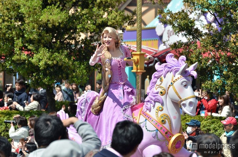 東京ディズニーリゾート30周年パレードがスタート／「ハピネス・イズ・ヒア」パレード公開