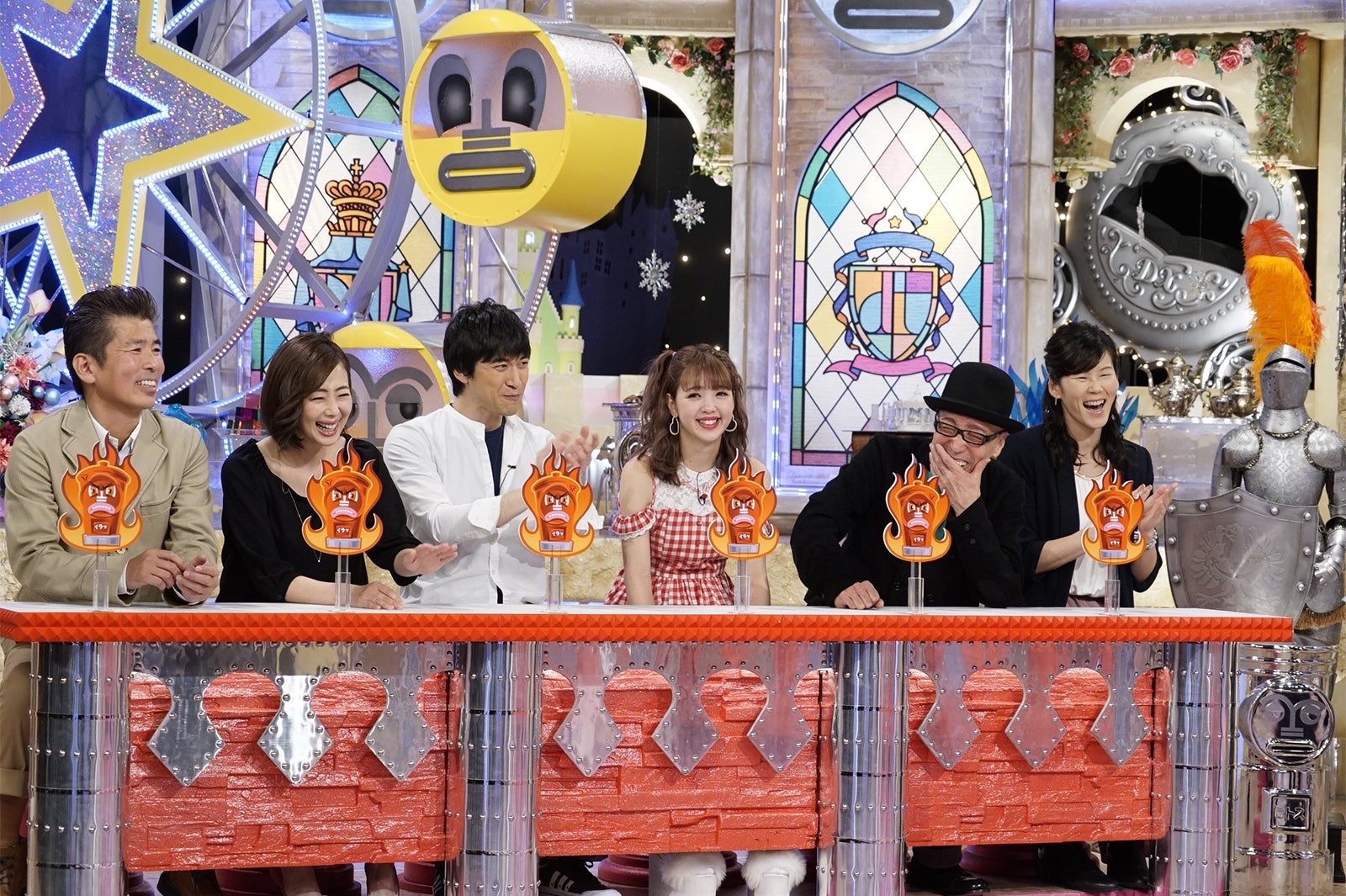 藤田ニコル（中央）が絶品グルメを紹介（画像提供：読売テレビ）