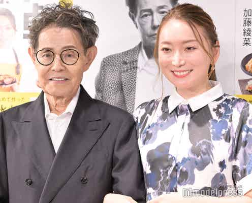 加藤茶&綾菜夫妻、ペアルックショット披露「ずっとラブラブで羨ましい」の声