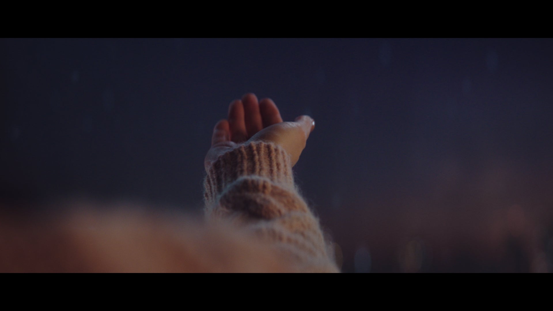 新垣結衣新CM「2022年もおつかれ生です」篇より（提供写真）