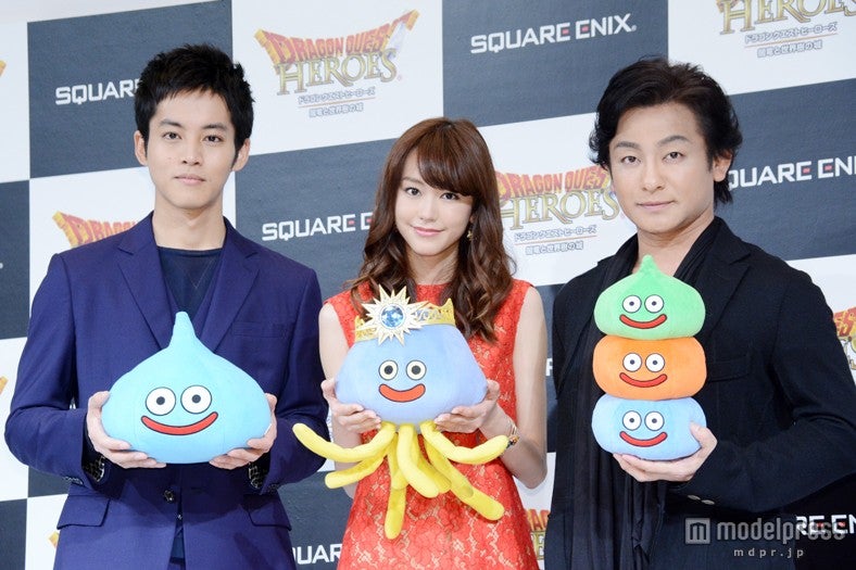 写真左より：松坂桃李、桐谷美玲、片岡愛之助