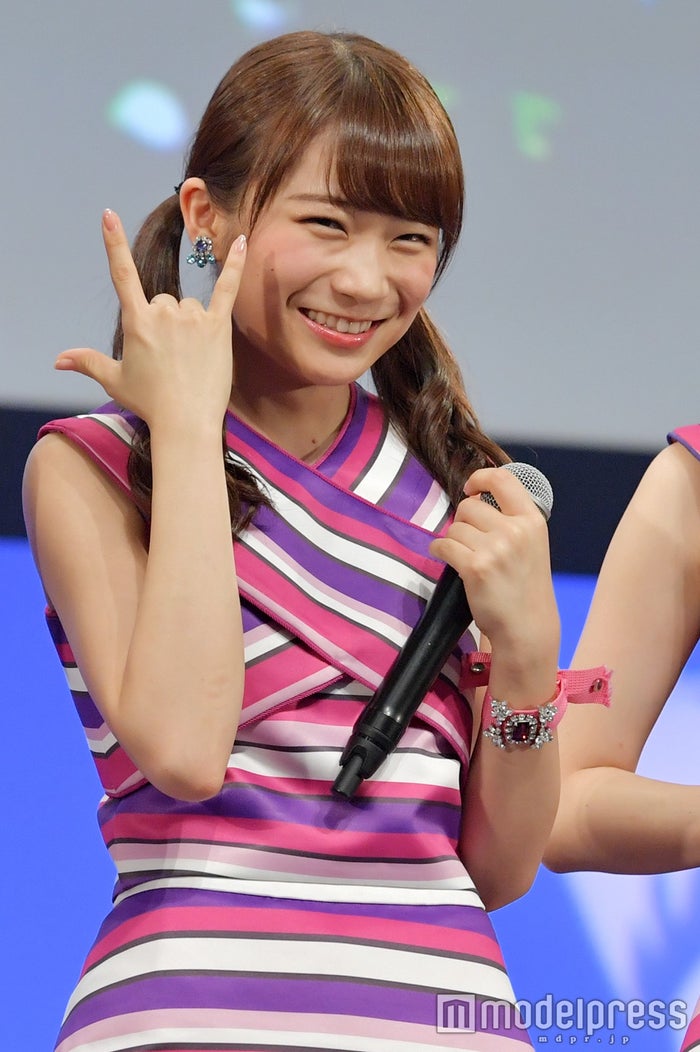 乃木坂46松村沙友理 キス癖 炸裂で秋元真夏タジタジ 唯一クチを受け入れてくれる モデルプレス
