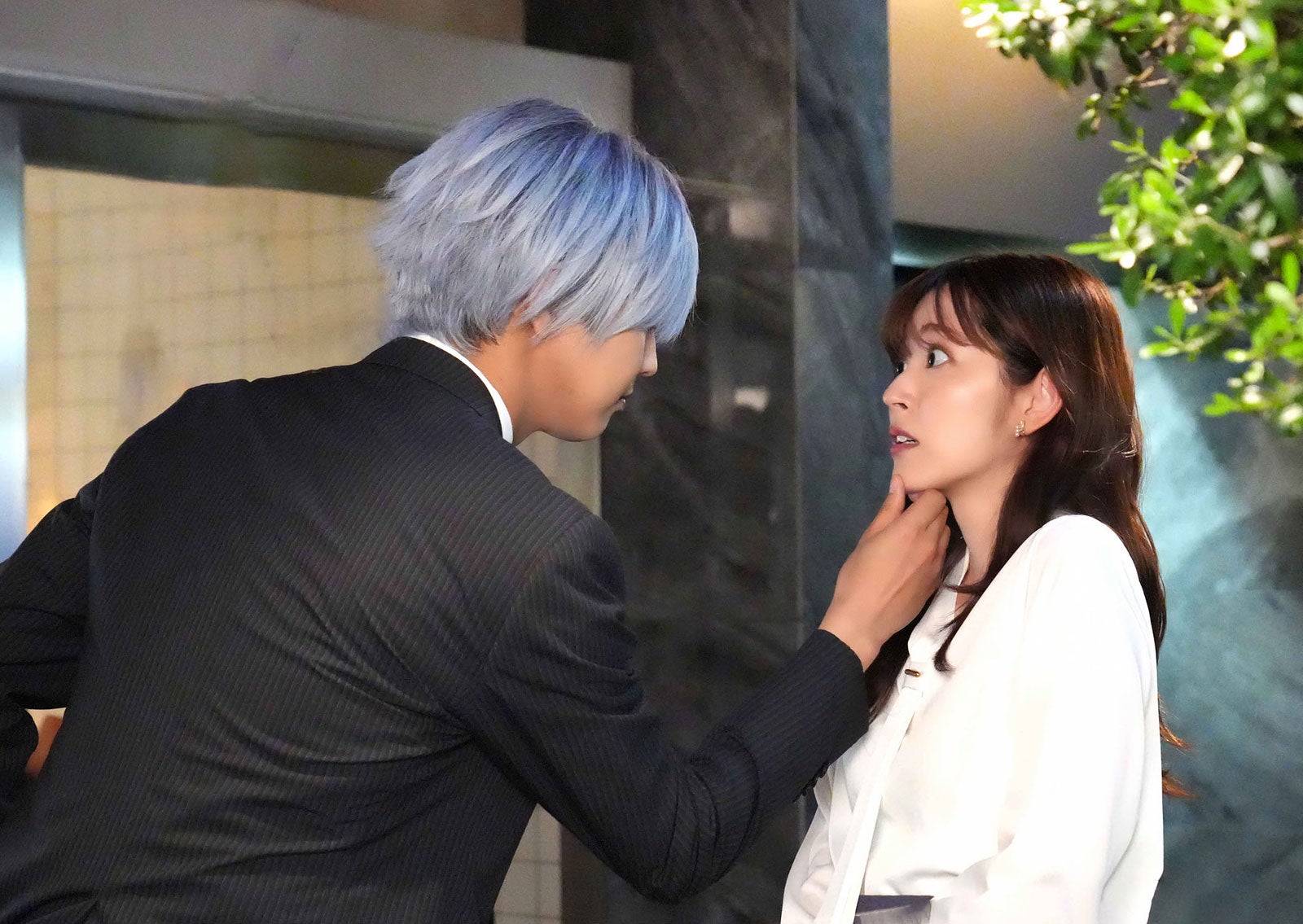 ＜推しが上司になりまして 第4話＞瞳、修一と高級レストランで食事 ハプニング発生で思わぬ行動に