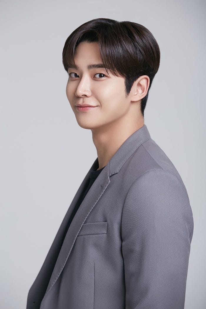ロウン(C)FNC ENTERTAINMENT