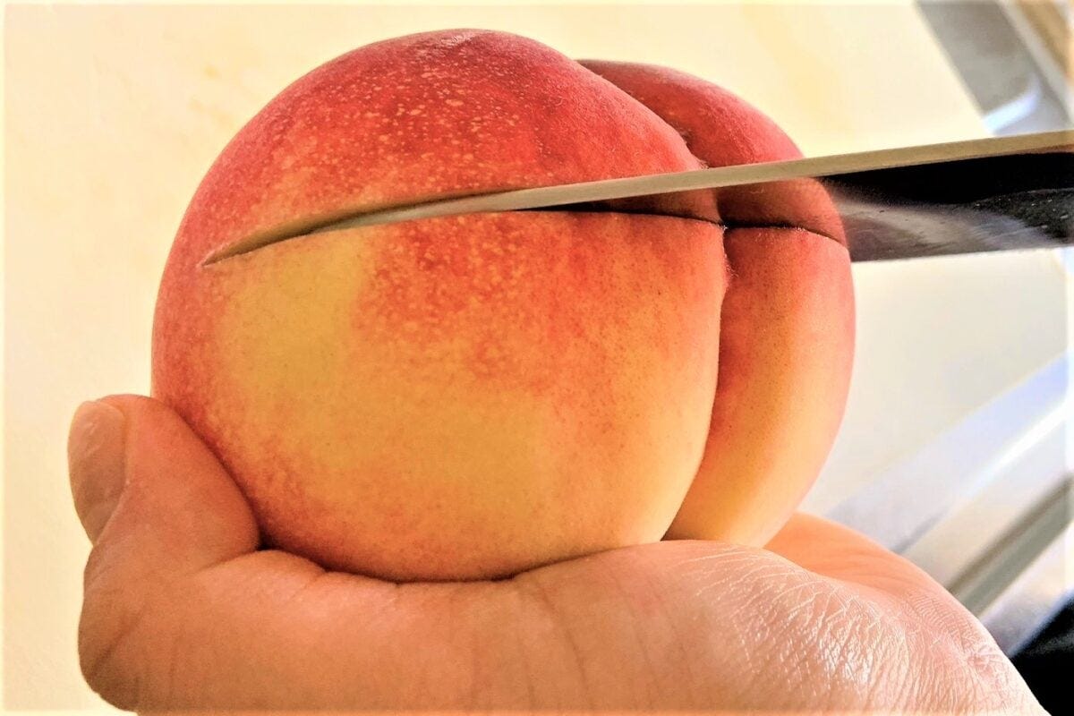 桃のルービックキューブ切り