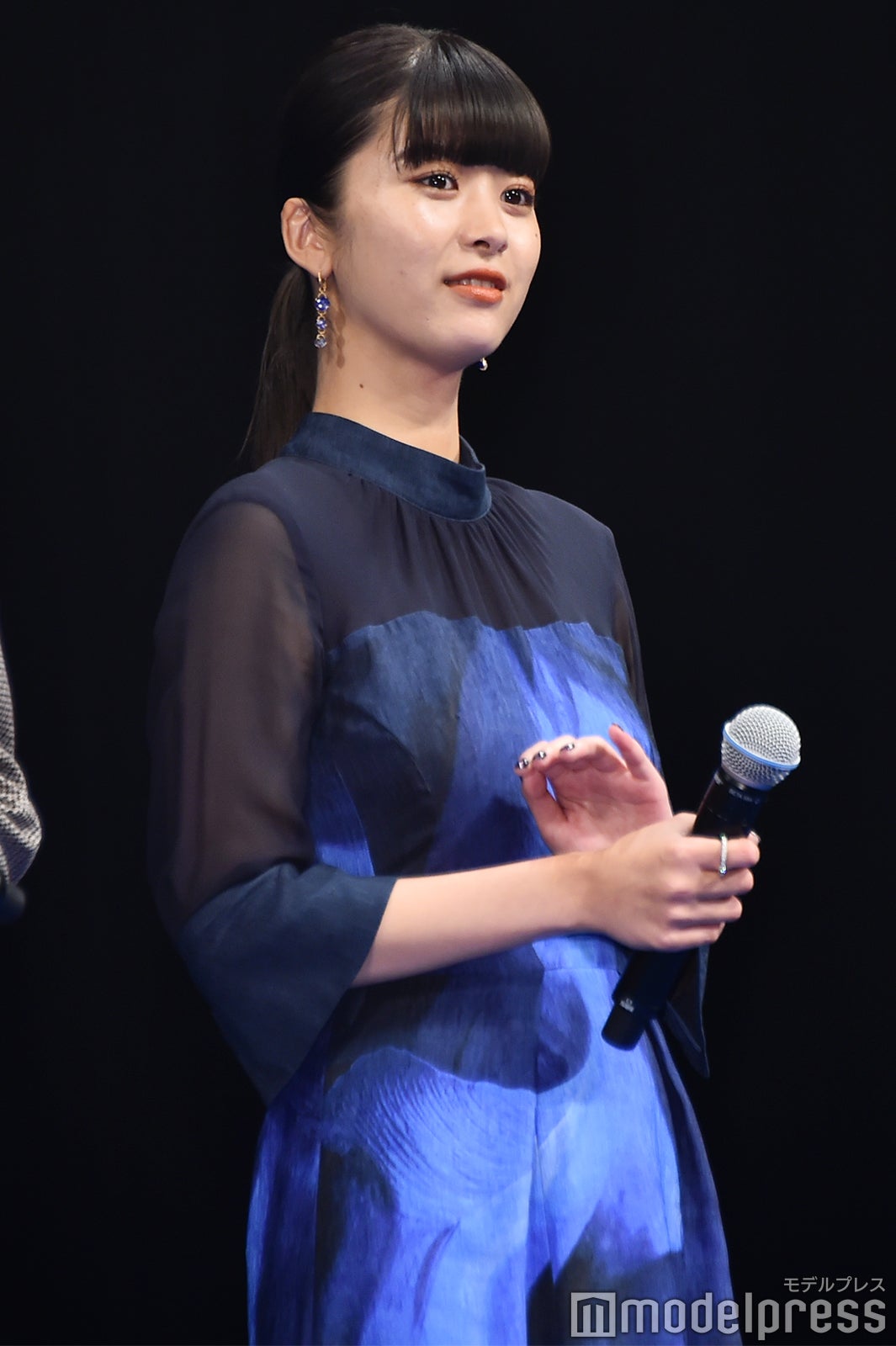 コード・ブルー」新垣結衣・戸田恵梨香・比嘉愛未ら“ブルー”ドレスで