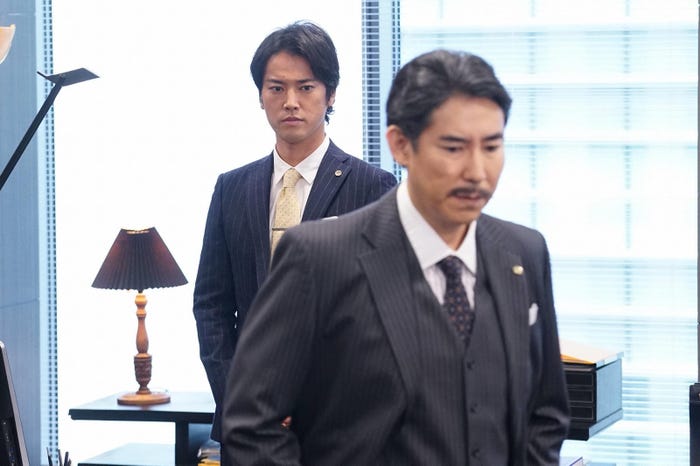 桐谷健太、高嶋政伸/「カインとアベル」第2話より/画像提供:フジテレビ