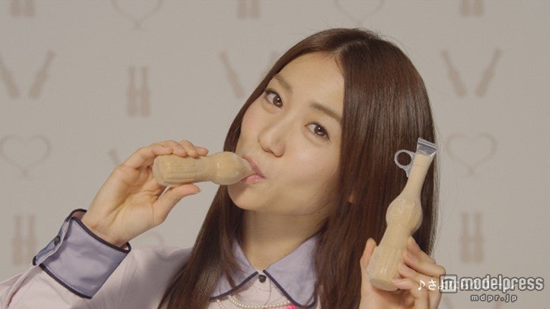 大島優子、膝上20センチのミニスカで現場スタッフを魅了