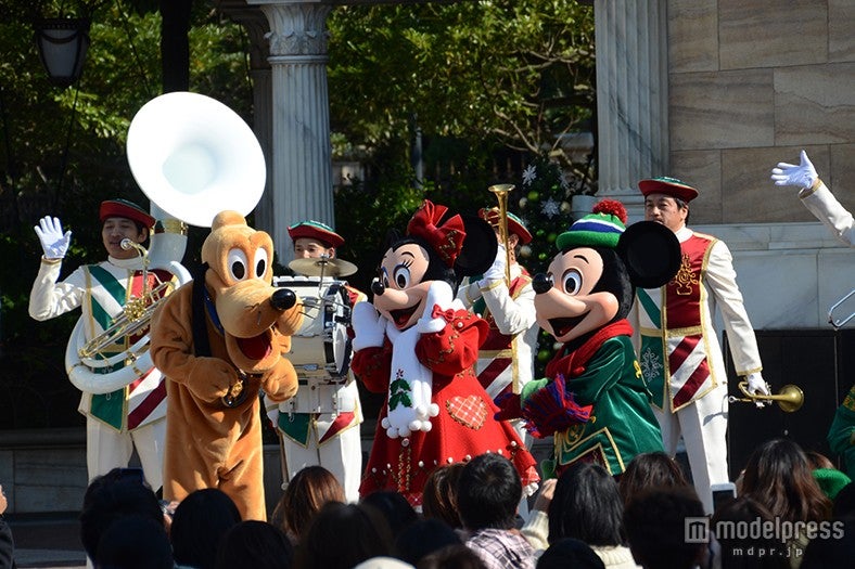 「ホリデーグリーティング・フロム・セブンポート」プルート、ミニー、ミッキー