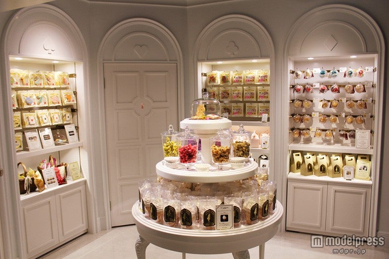 お菓子売り場イメージ／photo：益永研司