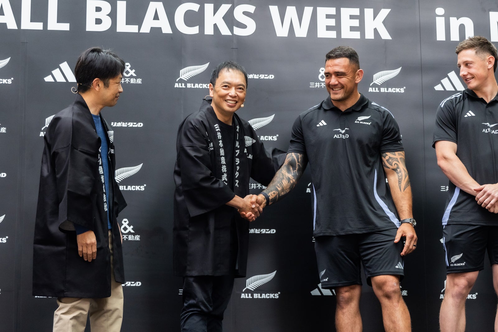 中川家、オールブラックス（提供写真）