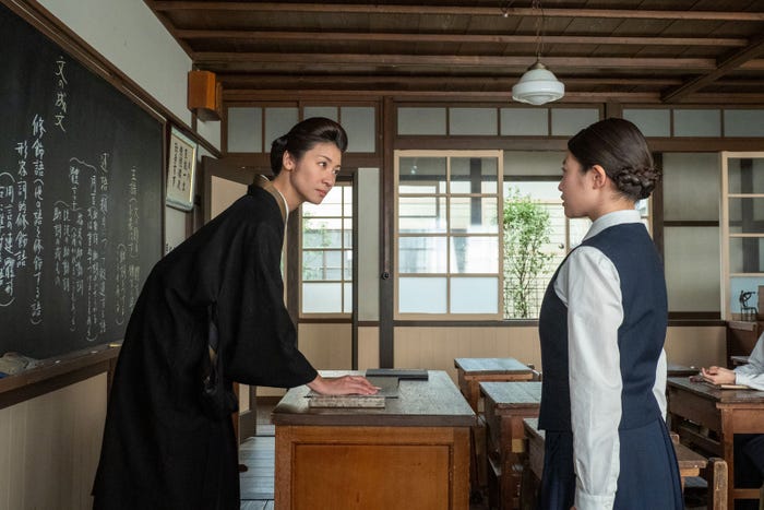 瀧内公美、今田美桜「あんぱん」第27話(C)NHK