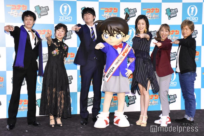 左から:小山力也、山崎和佳奈、博多大吉、コナン君、上戸彩、高山みなみ、古谷徹 (C)モデルプレス