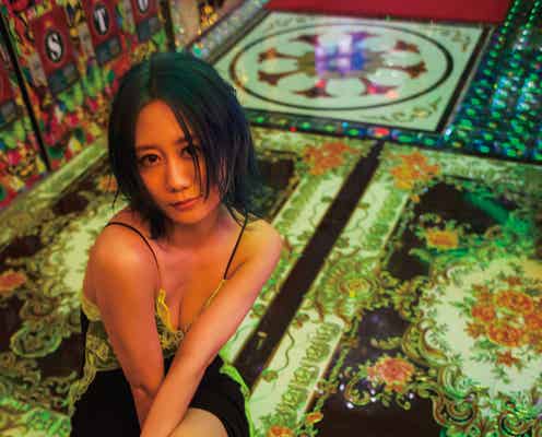 SKE48古畑奈和、色気溢れるカット公開 1st写真集「感情の境界線」帯コメント&発売前重版も決定