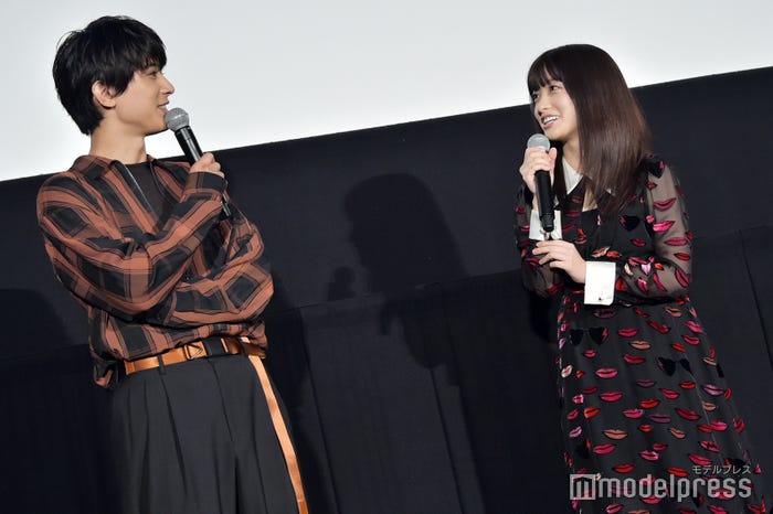 吉沢亮、橋本環奈 (C)モデルプレス
