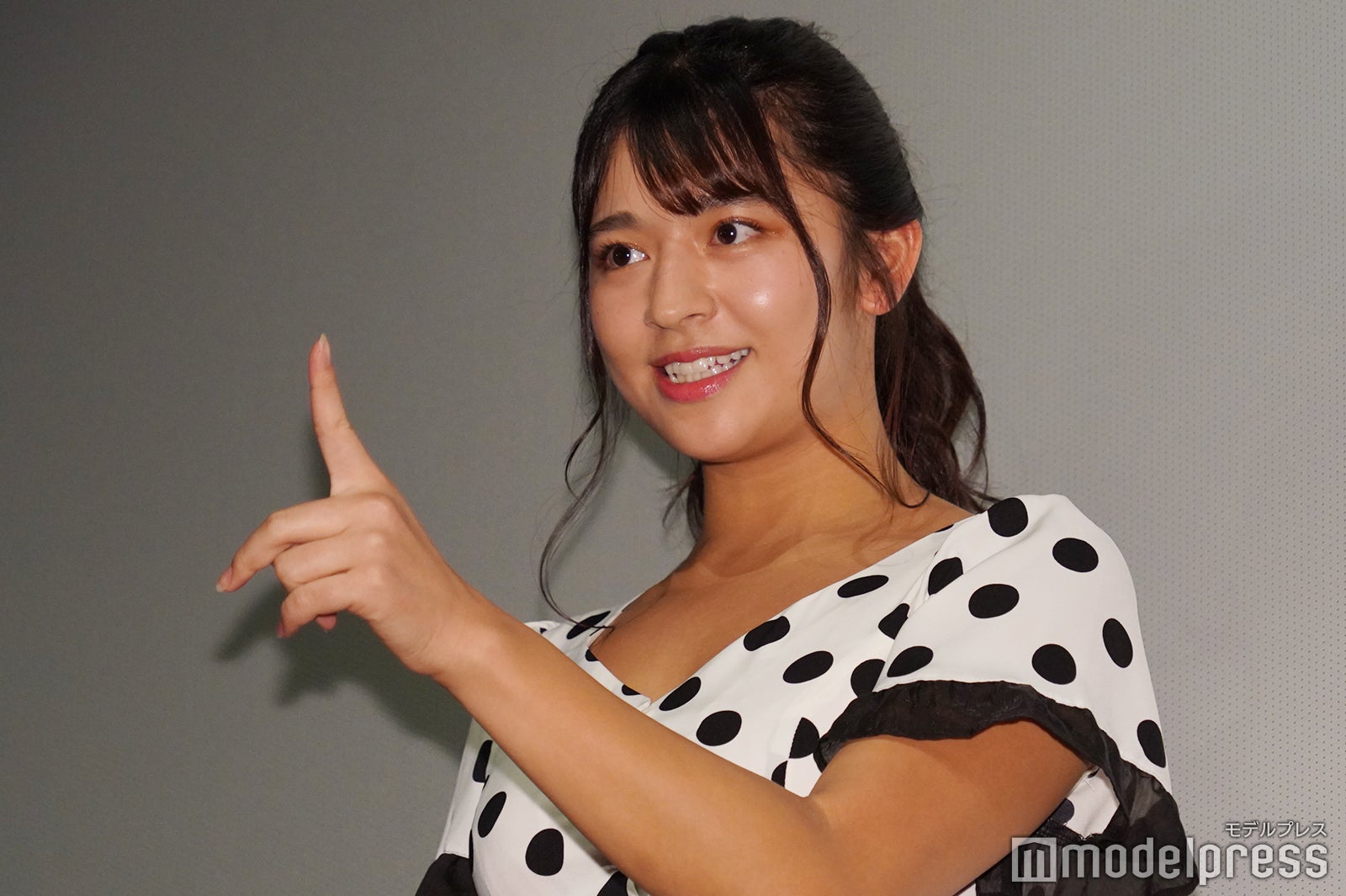 徳江かな、舞台挨拶で手話披露　役との共通点を紹介「あだ名が…」＜僕が君の耳になる＞