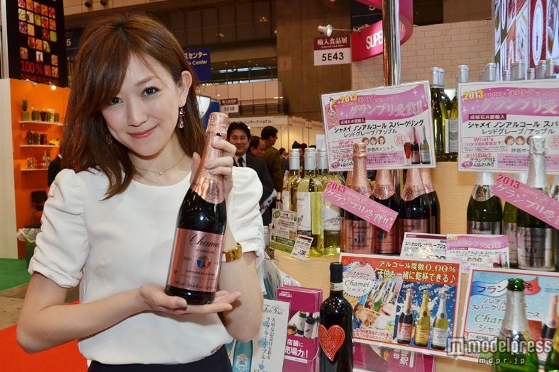 【「FOODEX美食女子」グランプリ受賞商品】株式会社成城石井「シャメイ　スパークリング　レッドグレープ／アップル」果汁100％使用のスパークリングジュース