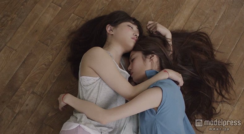 菅野結以＆島袋聖南／かわいえいじ3rdシングル「カゲロウ」MVより