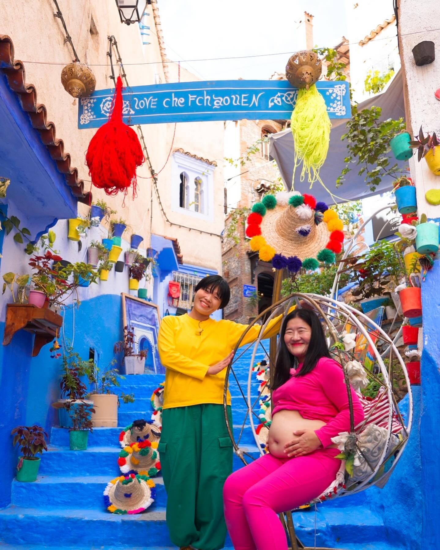 まひる、よしこ／ガンバレルーヤInstagramより