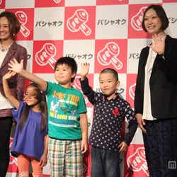 「パシャオク 子どもの夢応援プロジェクト」発足記者会見に出席したガルネク千紗(左)