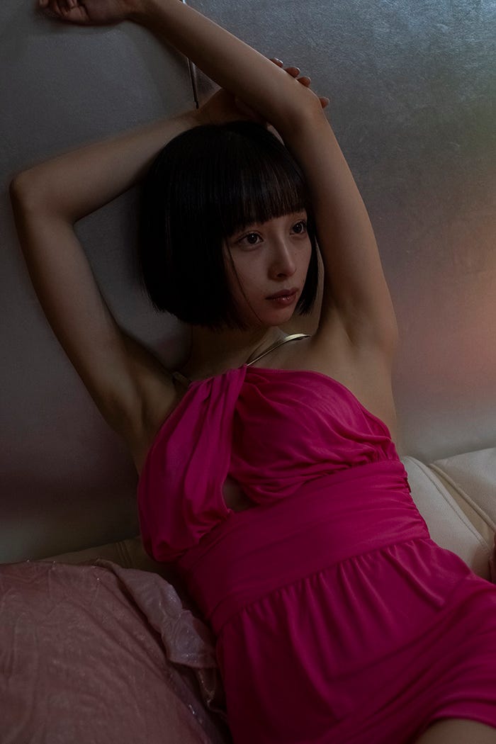 華村あすか 写真集「真価論」/撮影:沢渡朔(画像提供:講談社)