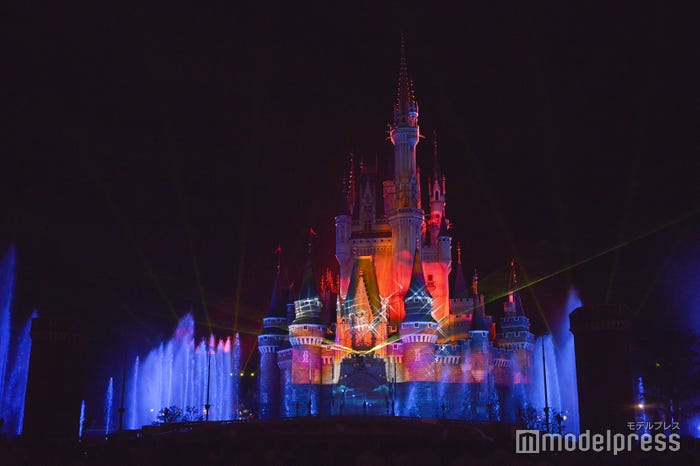 東京ディズニーランド史上最高レベルのショーがスタート Tdr35周年 ナイトタイムスペクタキュラー Celebrate Tokyo Disneyland モデルプレス 東京ディズニーランド史上最高レベルのショーがスタート Tdr35周年 ナイトタイムスペクタキュラー Celebrate Tokyo Disneyland モデルプレス