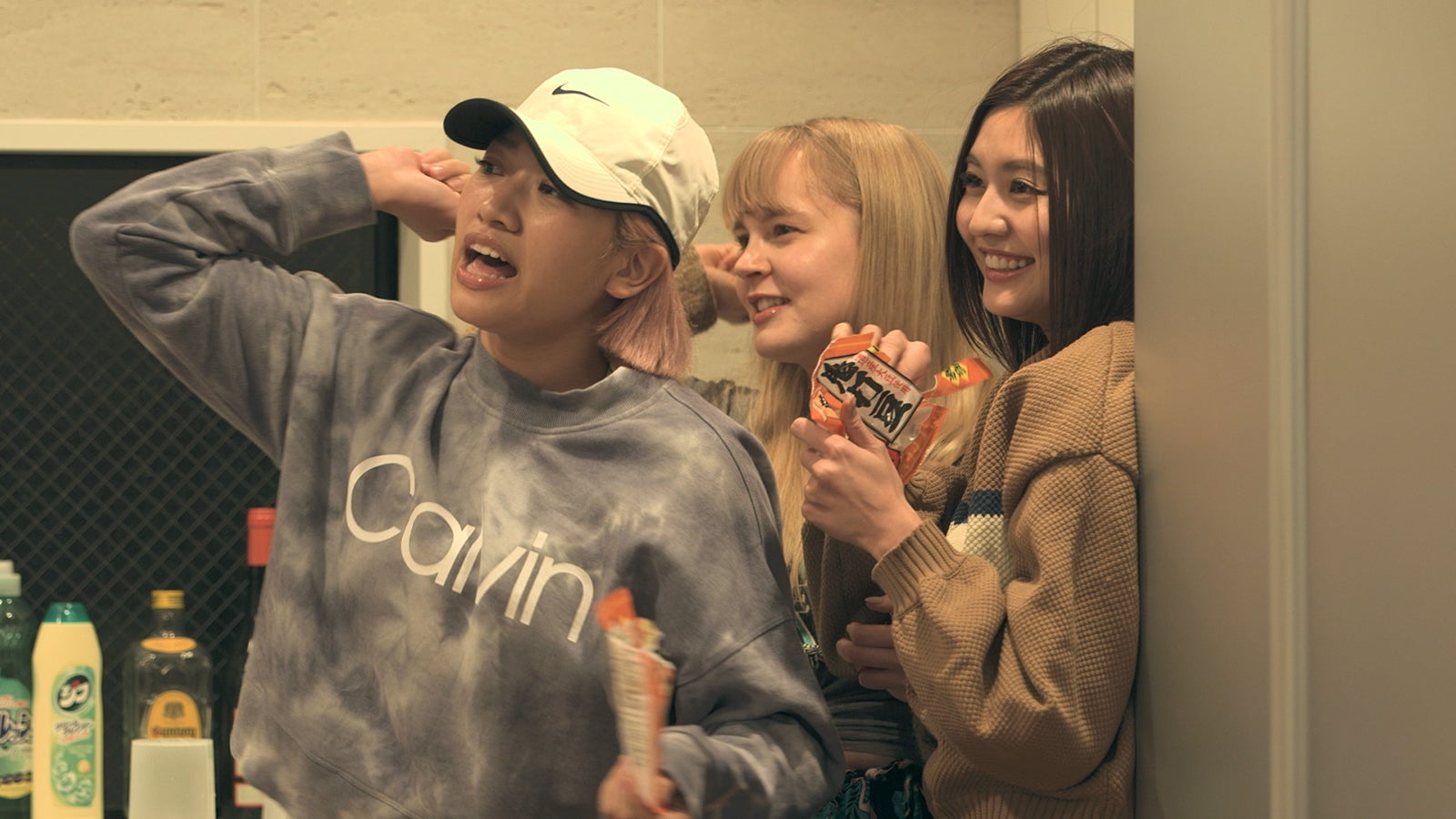 花、ビビ、夢「TERRACE HOUSE TOKYO 2019-2020」40th WEEK（C）フジテレビ／イースト・エンタテインメント