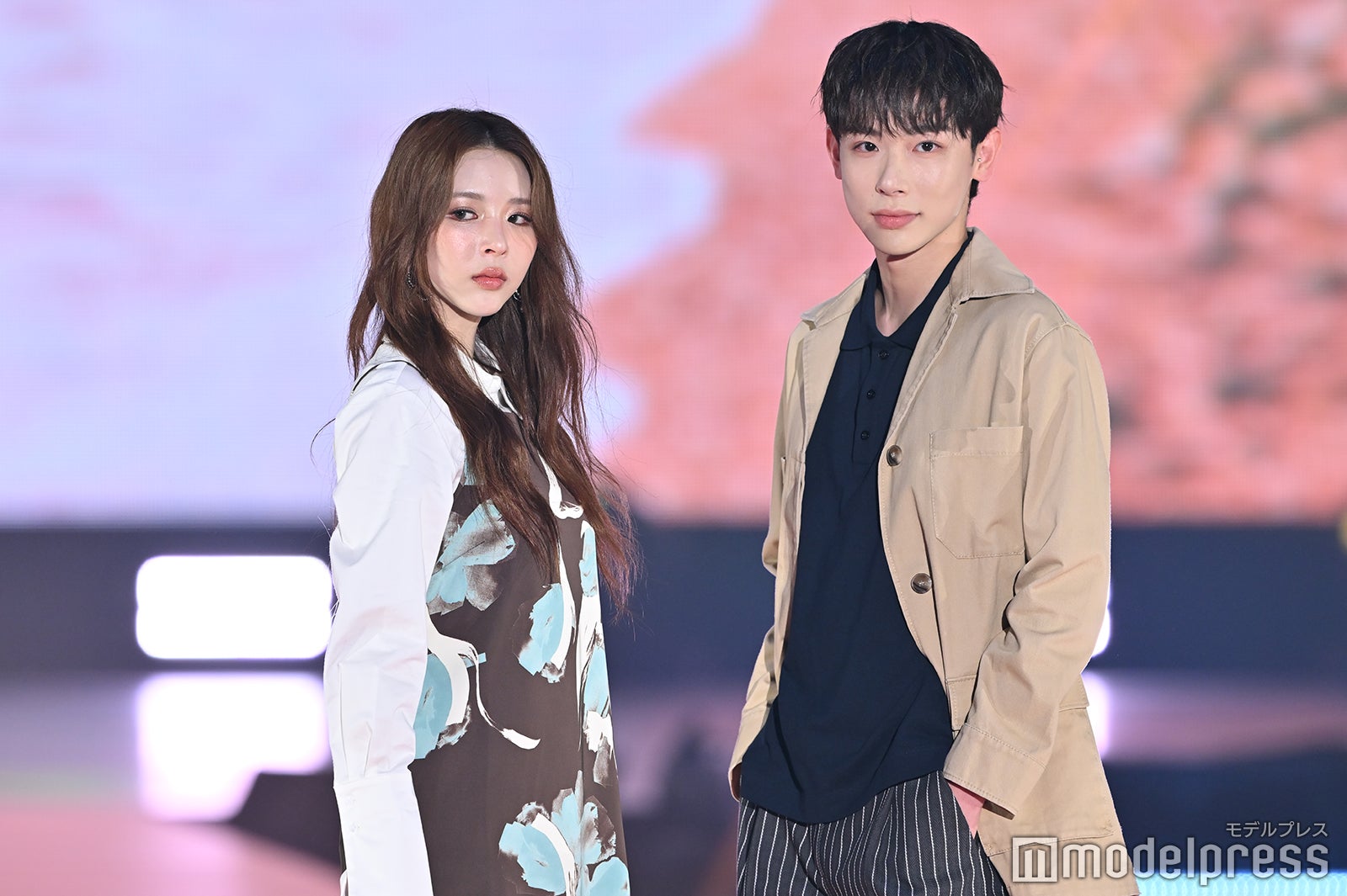 ミチ、ミニワンピで美脚輝く よしあきはスタイル際立つストライプパンツ【GirlsAward 2025SS】