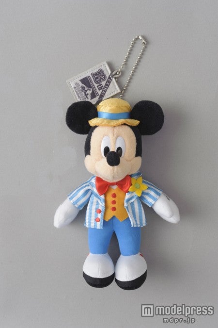 ミッキー　ぬいぐるみバッジ￥1600／（C）Disney