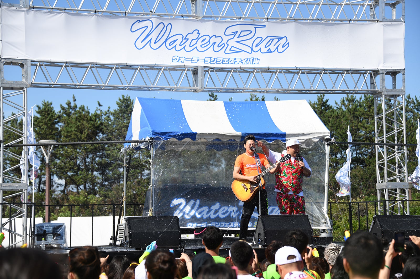 ANZEN漫才「Water Run Festival 2019」より（提供画像）