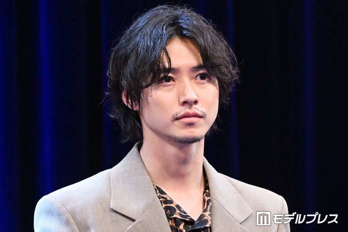 山崎賢人、“バディ役”染谷将太から羨望の眼差し「いつも難しいことをこなされる」＜陰陽師0＞