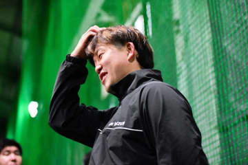 広島・小園が自主トレ公開でWBC熱望「出たい気持ち強く持っている」 契約未更改も「今年もカープで頑張りたい」