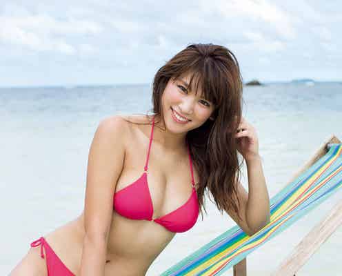 久松郁実、小麦色ボディが輝く!ビキニでワイルド&セクシーに