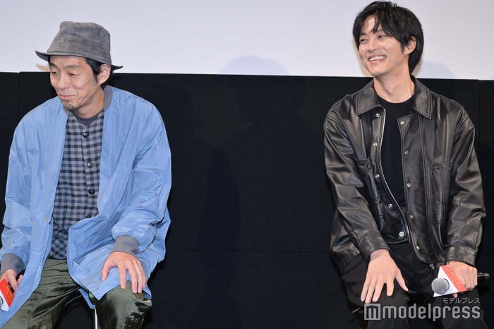 宮藤官九郎氏、松坂桃李(C)モデルプレス