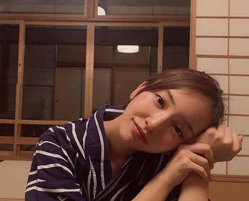 板野友美、素肌チラリ無防備な浴衣姿にファン悶絶「彼女みがすごい」