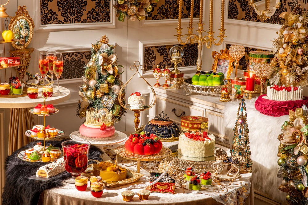 ヒルトン東京で“King&Queen”クリスマスビュッフェ、30種のスイーツ&ご馳走ランチ